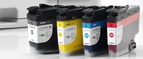 Toner originali CMYK Brother pronti per essere aggiunti ad una stampante